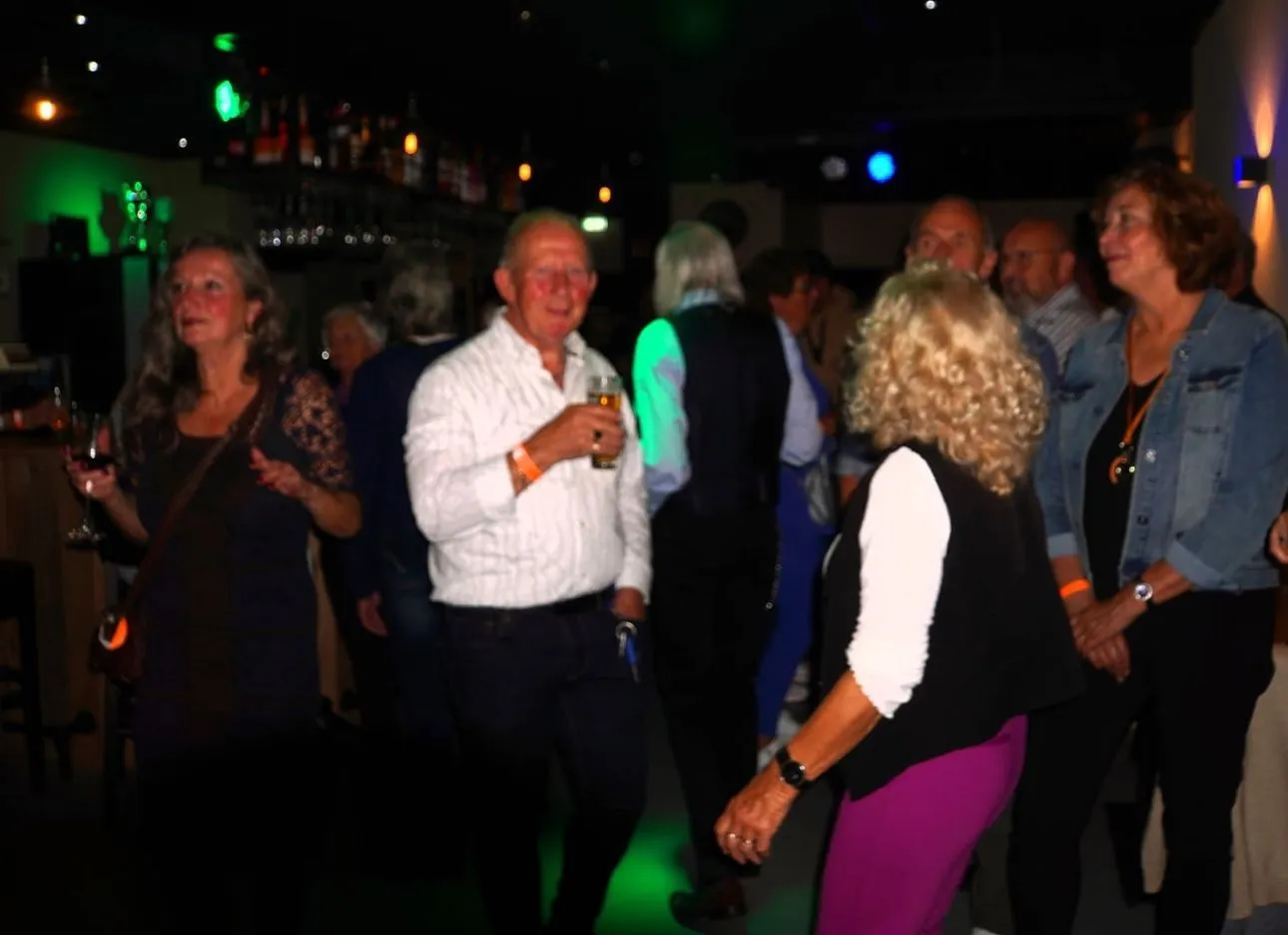 Dansvloer op een zaterdagavond in Grand Café De Herberg